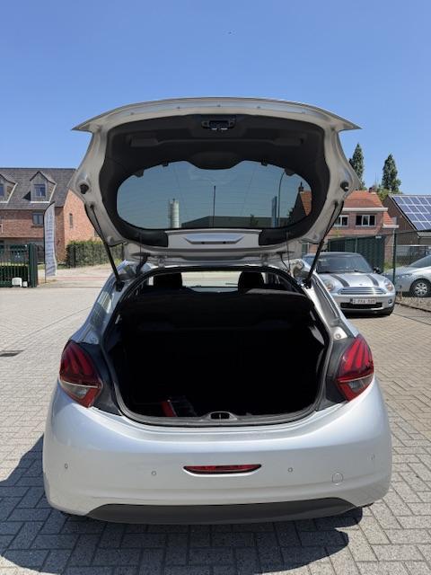 Vehicle Image 26