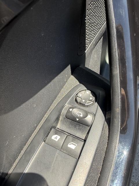 Vehicle Image 34