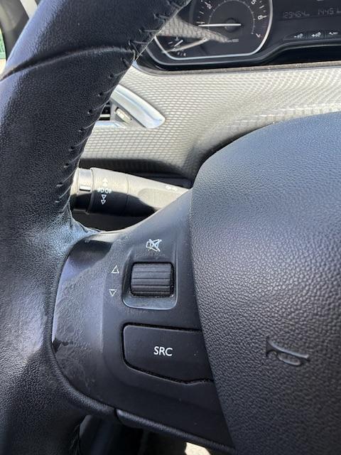 Vehicle Image 38