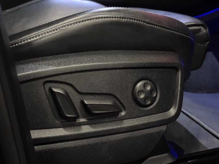 Vehicle Image 40