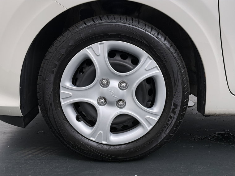 Vehicle Image 15