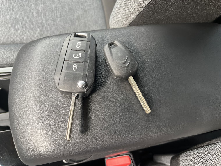 Vehicle Image 30