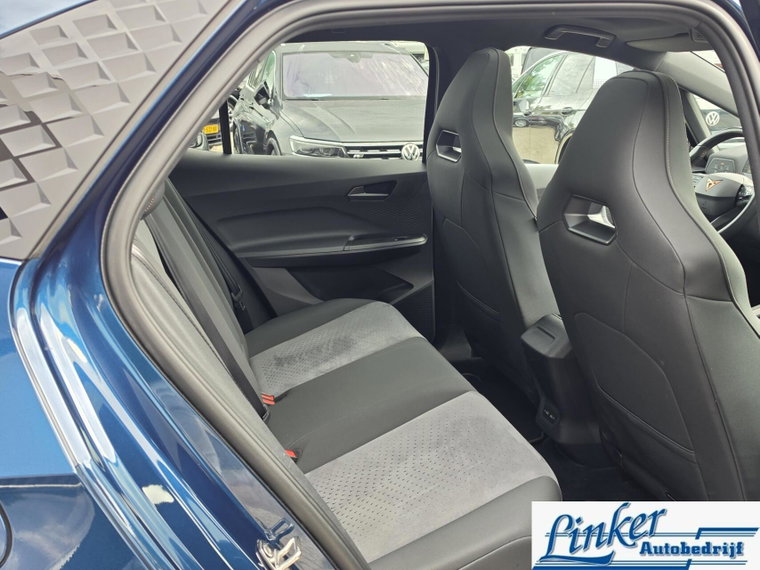 Vehicle Image 33