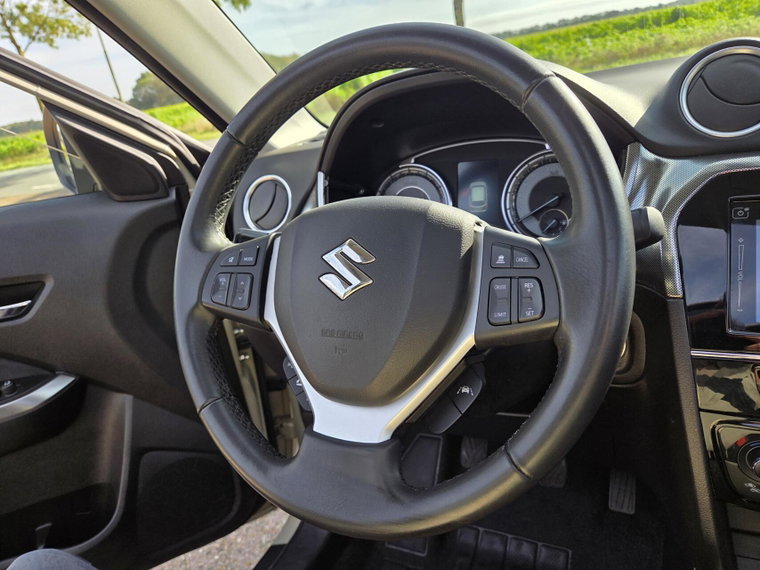 Vehicle Image 25