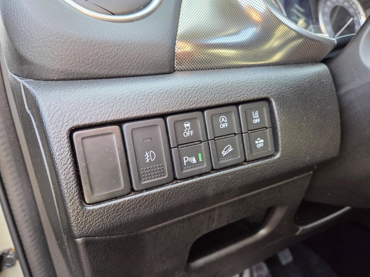 Vehicle Image 32