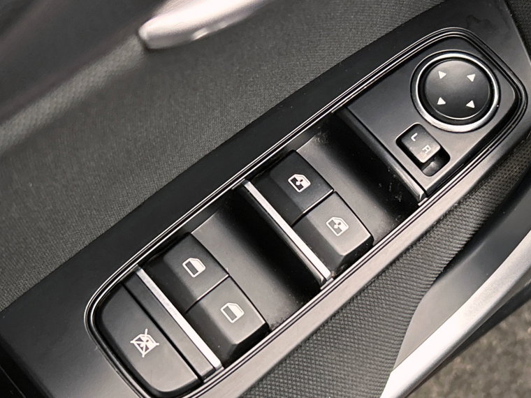 Vehicle Image 37