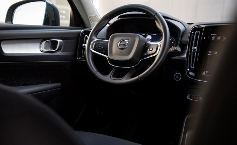 Vehicle Image 12