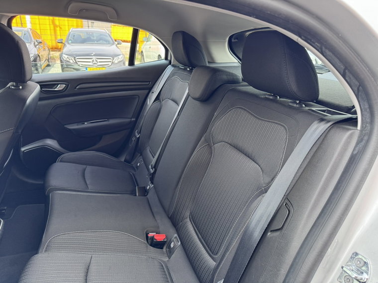 Vehicle Image 23