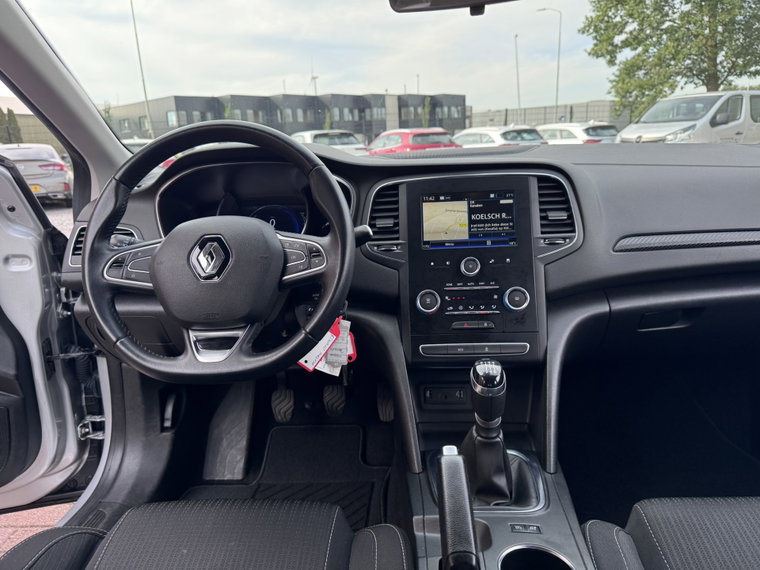 Vehicle Image 25