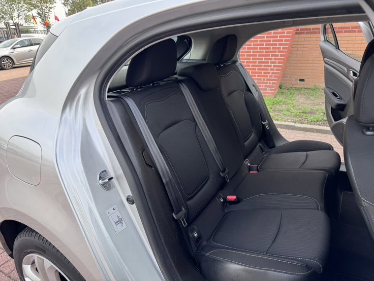 Vehicle Image 28