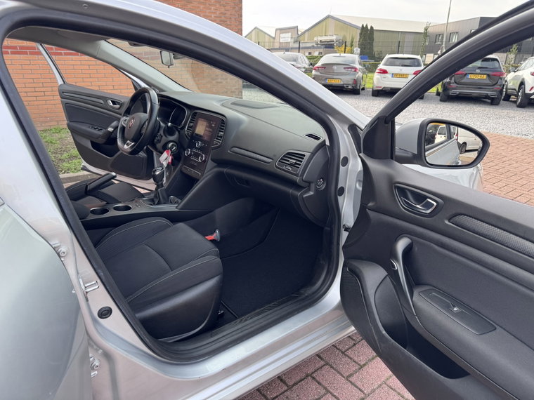 Vehicle Image 29