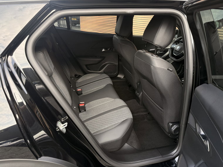 Vehicle Image 40