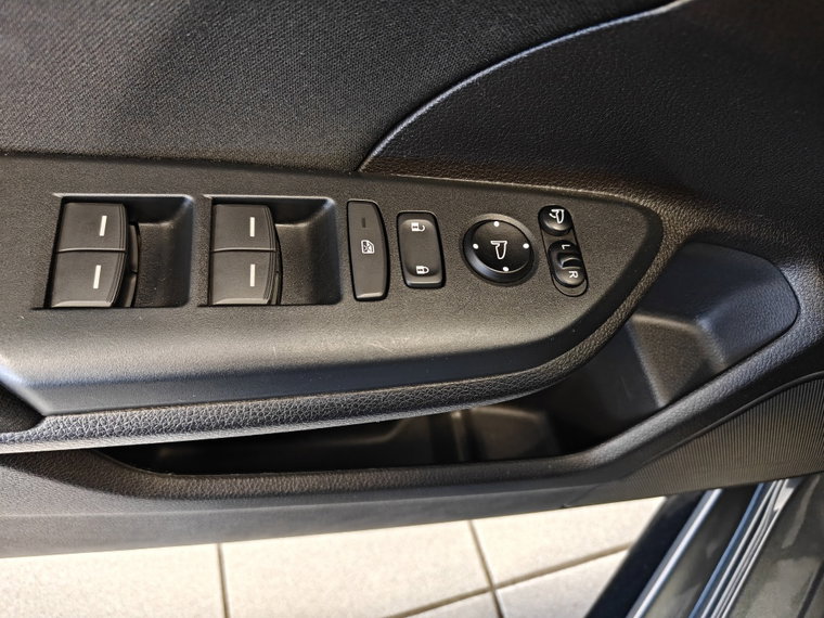 Vehicle Image 28