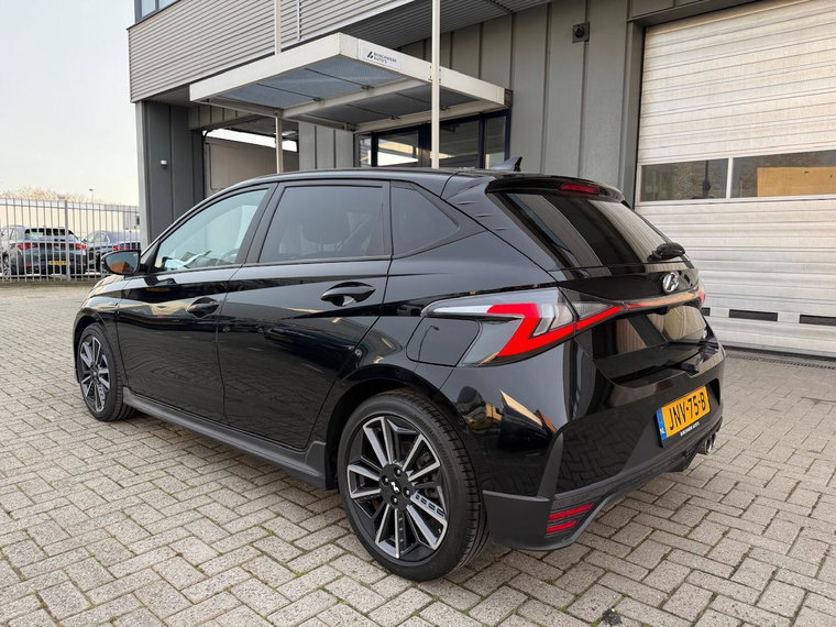 Vehicle Image 10
