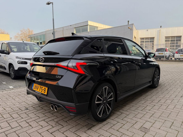 Vehicle Image 11