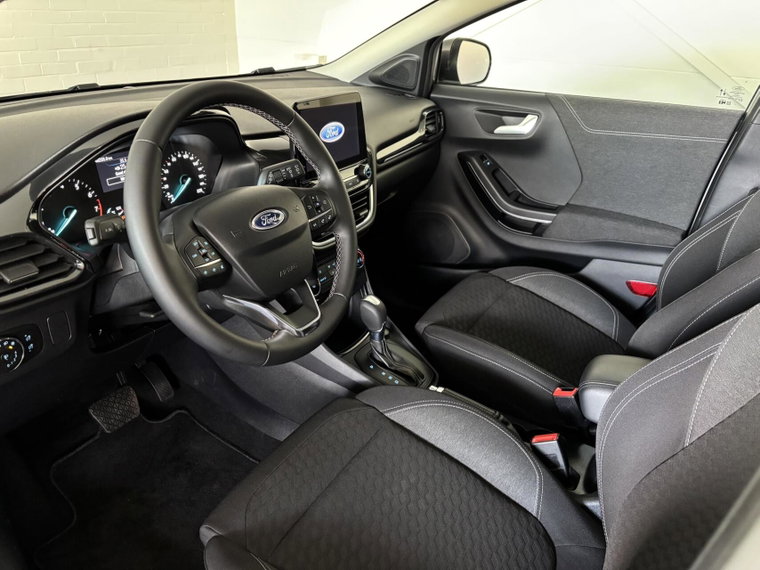 Vehicle Image 16