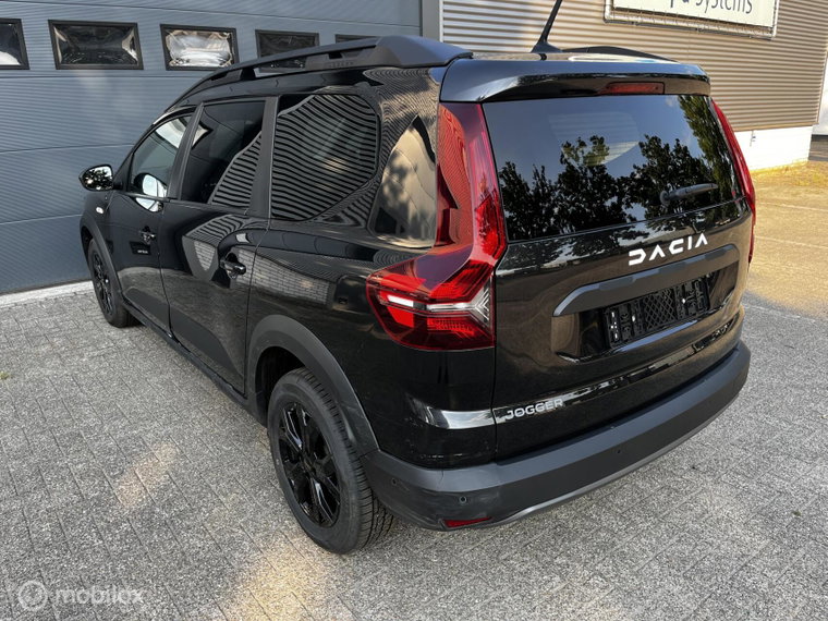 Vehicle Image 26