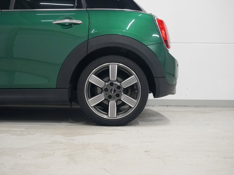 Vehicle Image 40