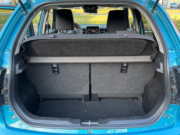 Vehicle Image 12