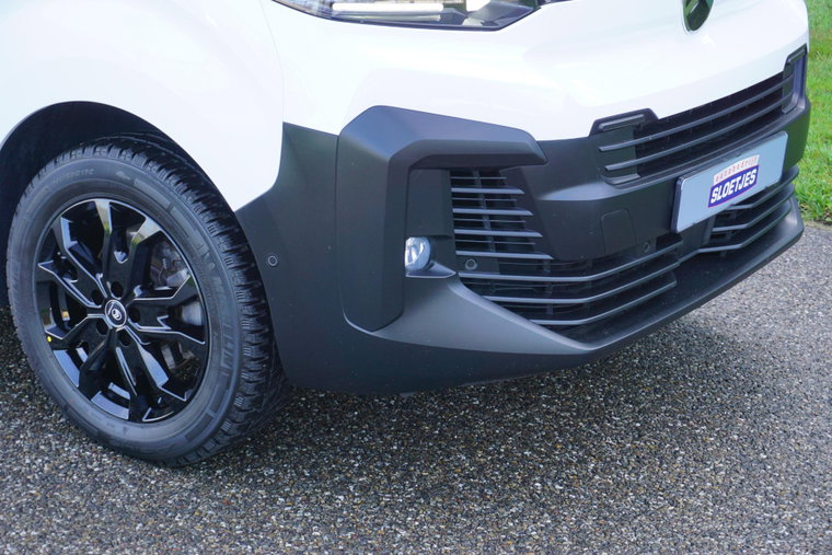 Vehicle Image 33