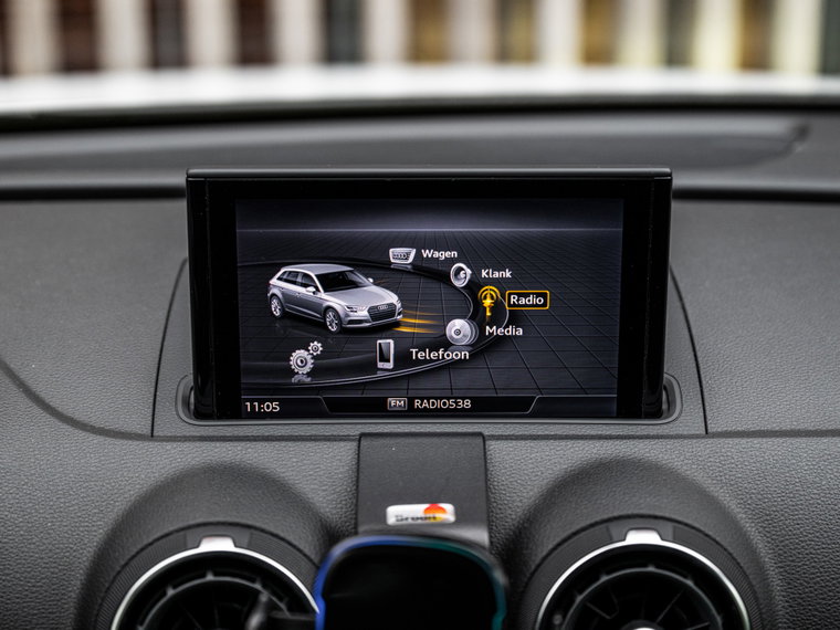 Vehicle Image 11