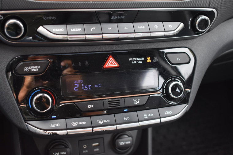Vehicle Image 19
