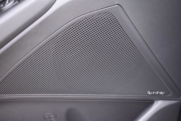 Vehicle Image 25