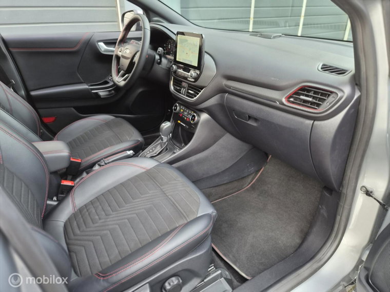 Vehicle Image 16