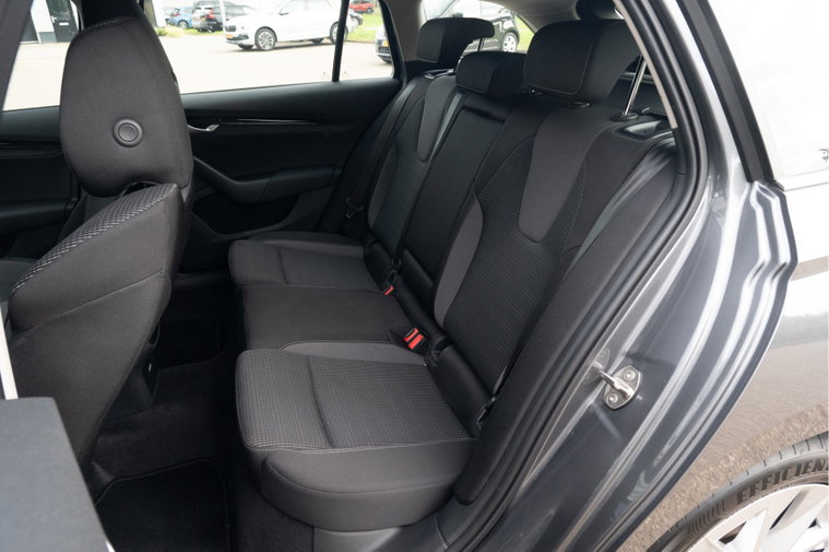 Vehicle Image 28