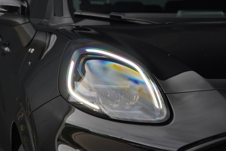 Vehicle Image 9