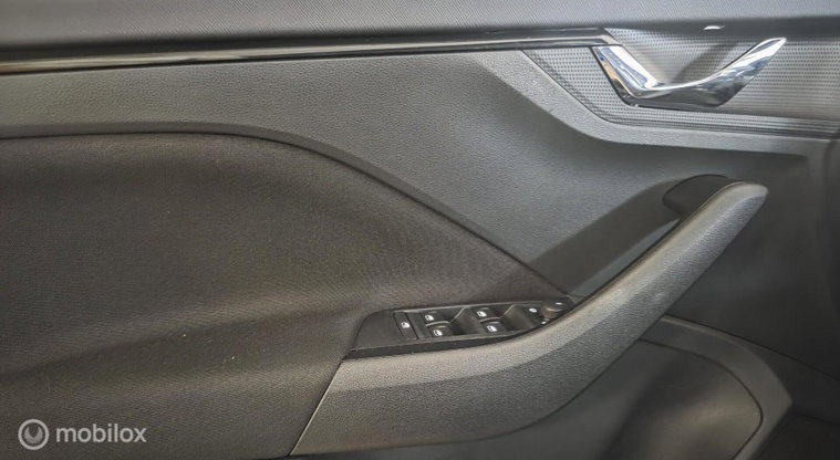 Vehicle Image 37