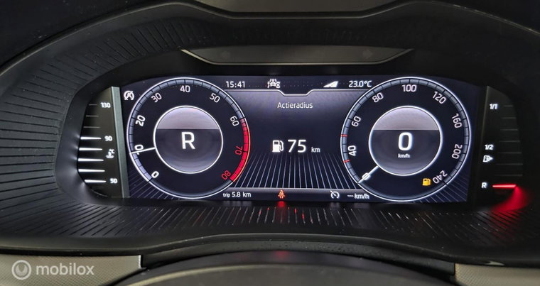 Vehicle Image 9