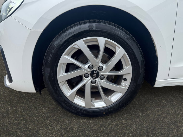 Vehicle Image 22