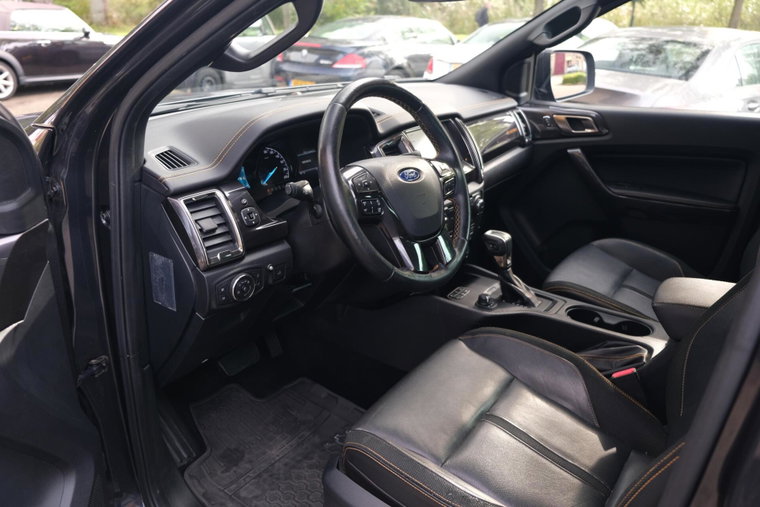 Vehicle Image 19