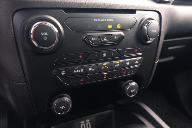 Vehicle Image 29
