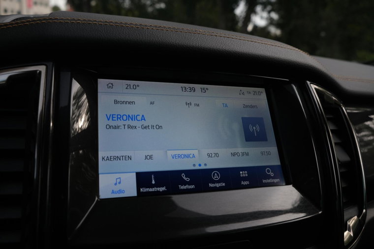 Vehicle Image 37