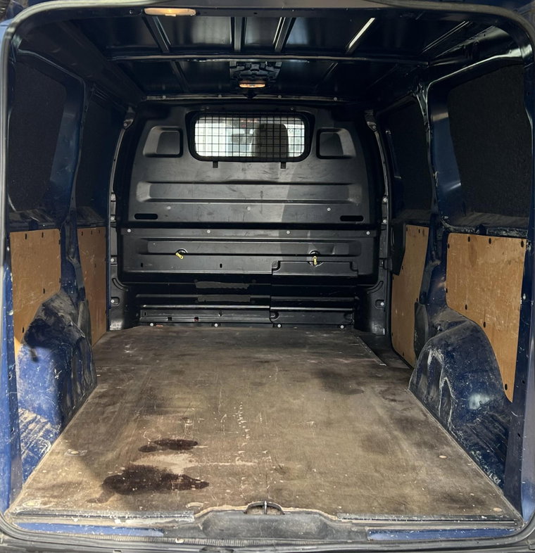 Vehicle Image 16