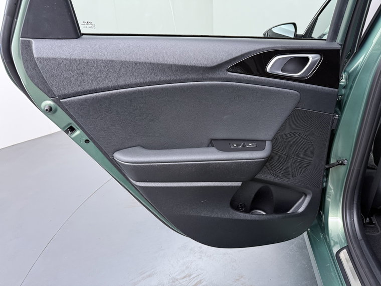 Vehicle Image 36