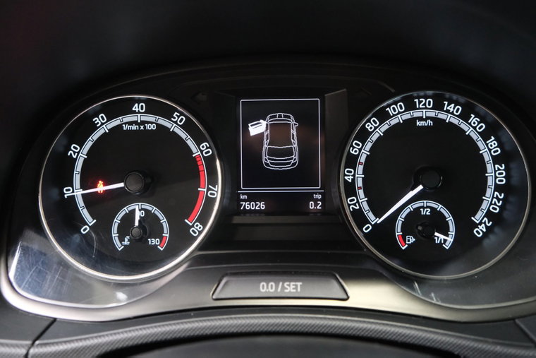 Vehicle Image 25