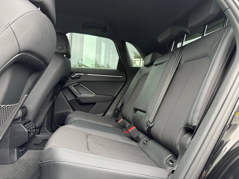 Vehicle Image 33