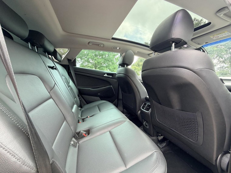 Vehicle Image 21