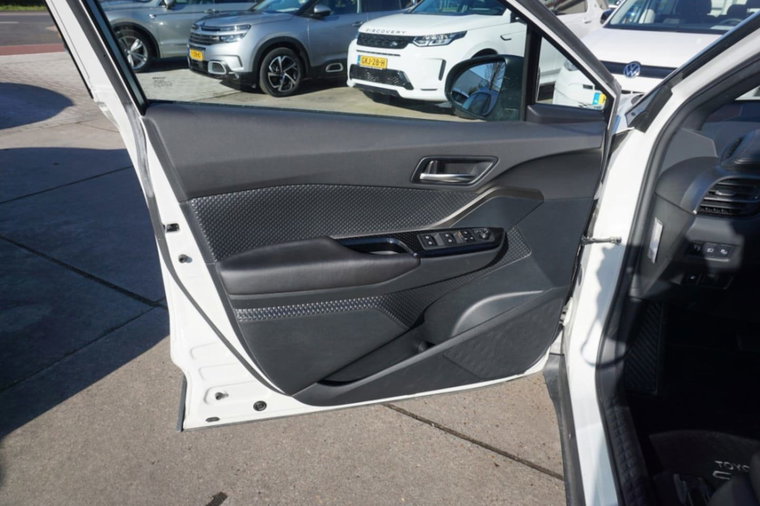 Vehicle Image 14