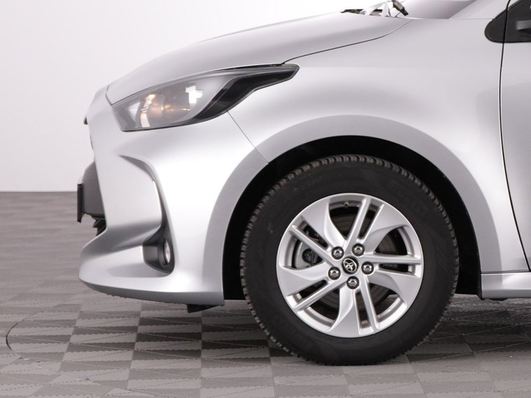 Vehicle Image 10