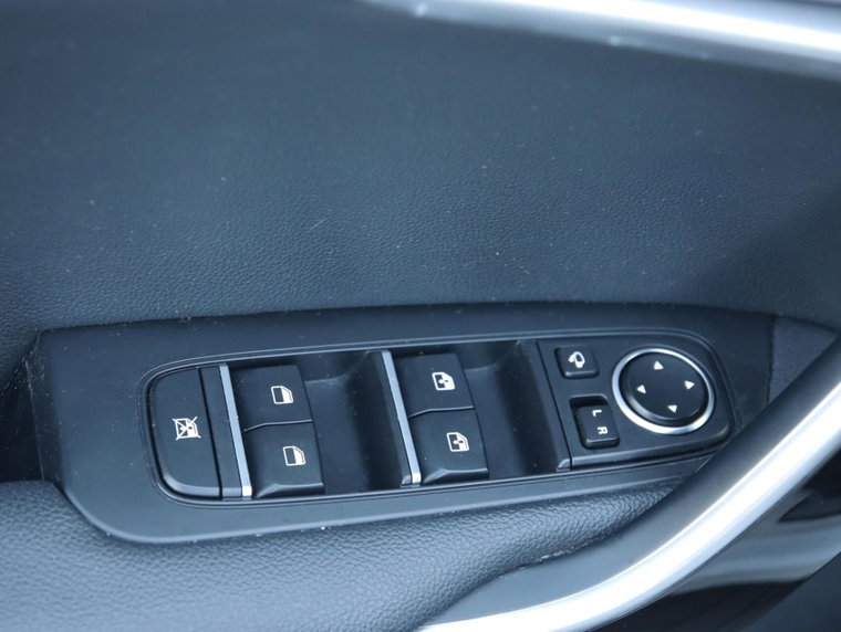 Vehicle Image 33