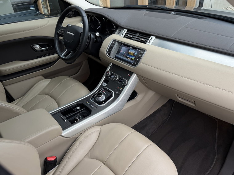 Vehicle Image 25