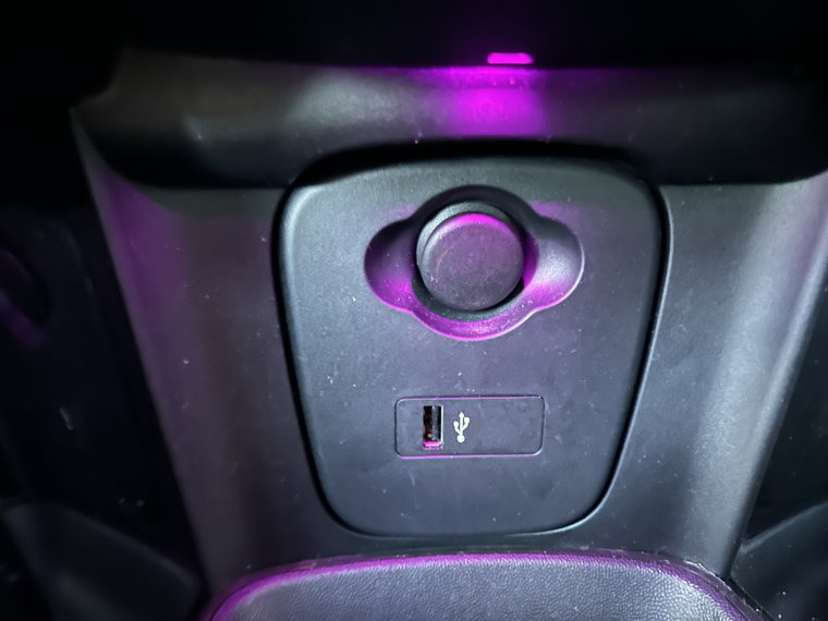 Vehicle Image 33