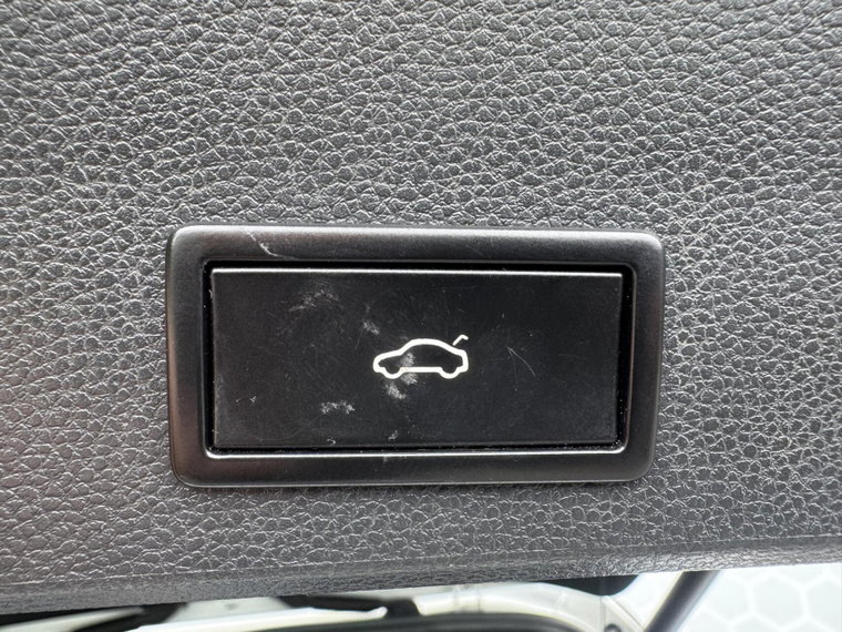 Vehicle Image 45