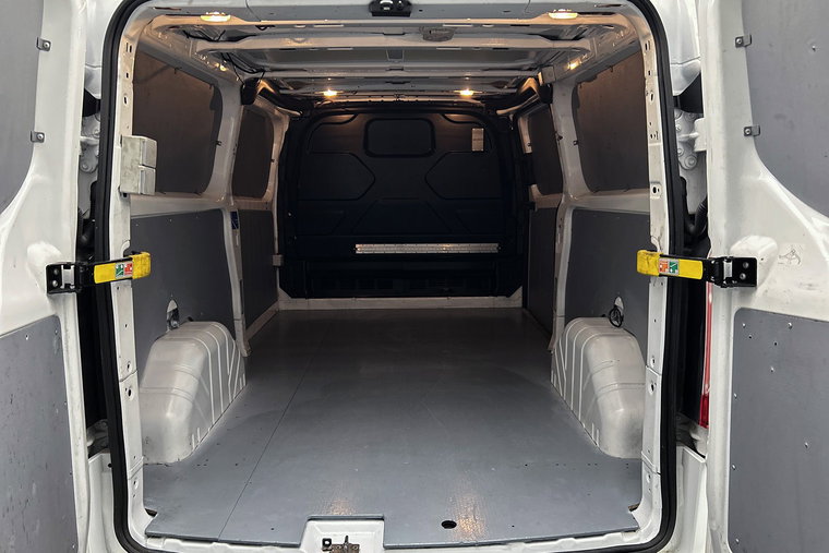 Vehicle Image 11