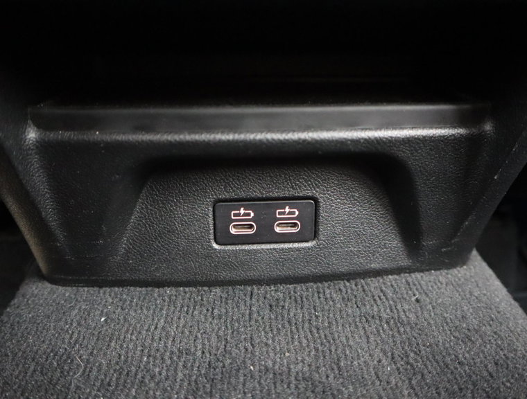 Vehicle Image 28