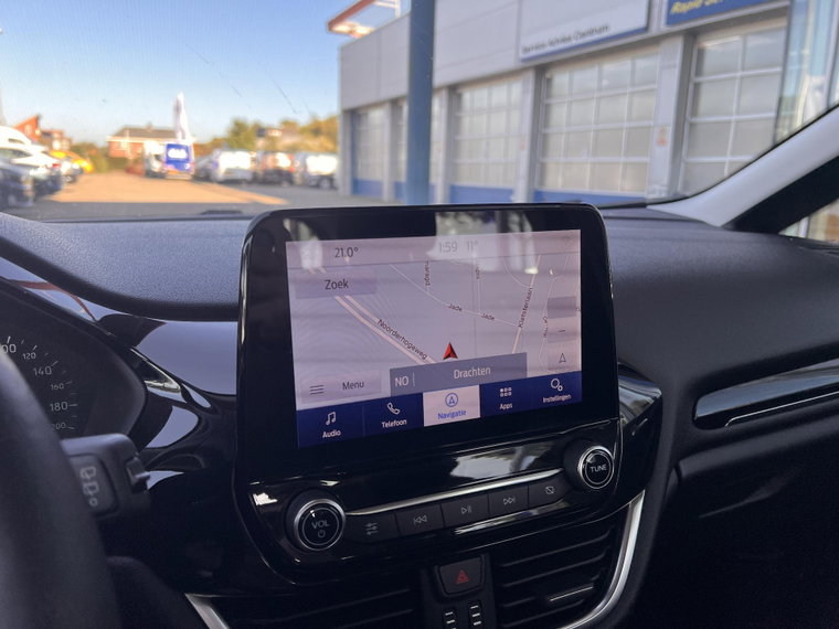 Vehicle Image 21